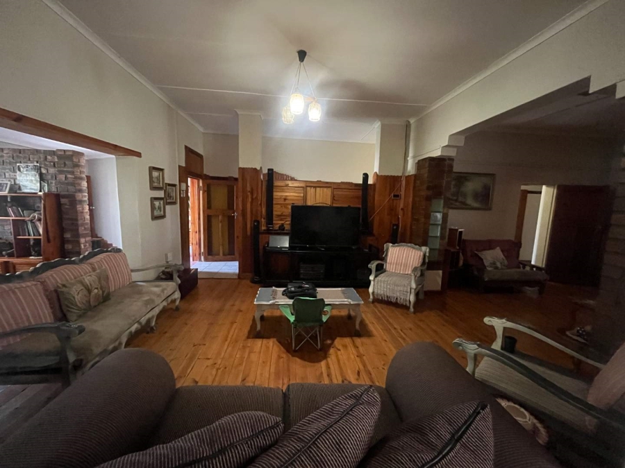 4 Bedroom Property for Sale in Kanoneiland Northern Cape